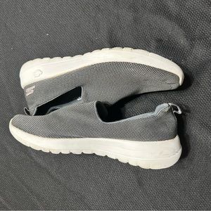 Sketchers Shoes Womens Size 10 Gray Slip On Goga Max Sneaker Used